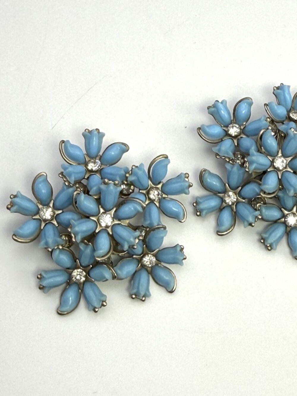 Vintage 1950s Blue Thermoset Flower Rhinestone Clip On Earrings PAT PEND